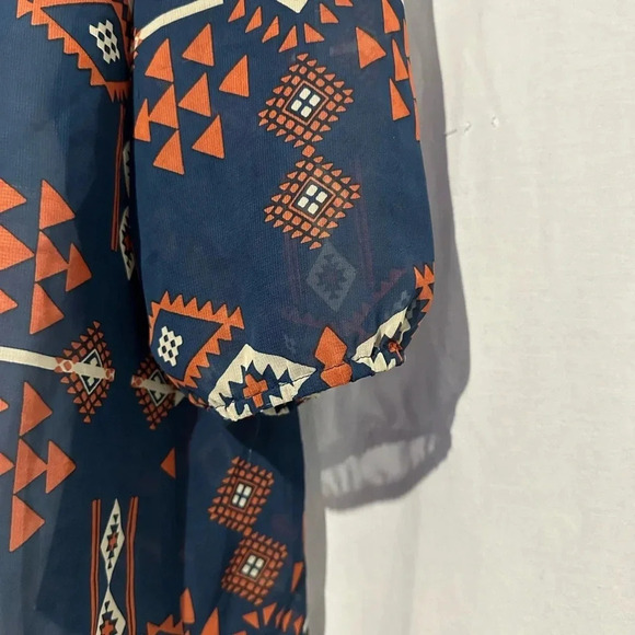 Living Doll Aztec V Neck Blouse XL - Picture 3 of 5